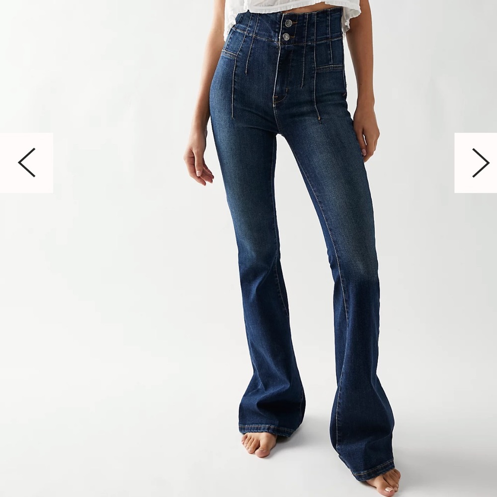 BNWT Free People Jayde Flare Jeans size 27 in dark blue